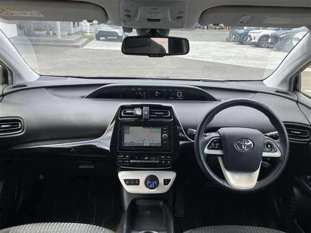 プリウス1.8 S セーフティ プラス