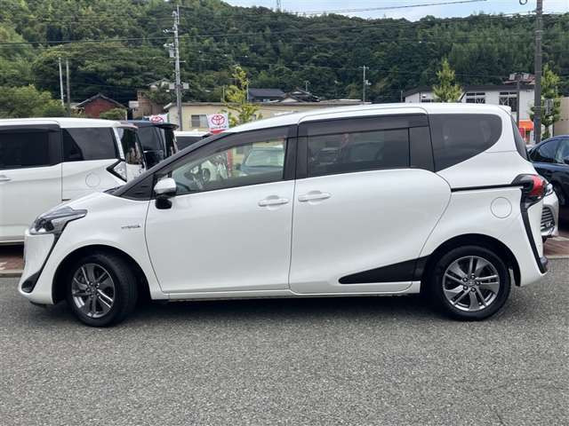 シエンタハイブリッド 1.5 G クエロ