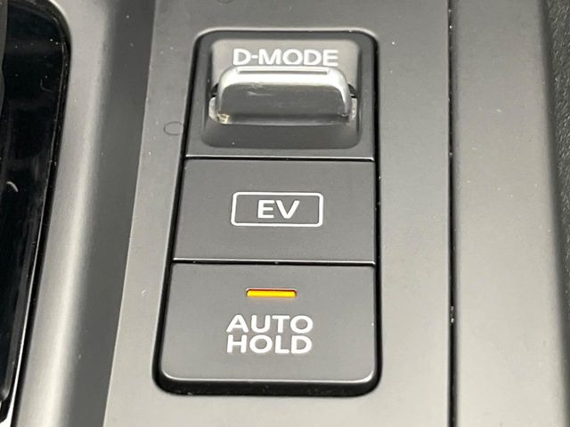 【ドライブモードスイッチ】コンフォートな乗り味からスポーティな乗り味までスイッチ一つで切り替え可能。シーンや気分に合わせたモードを選べば、いつものドライブがより一層楽しくなります♪