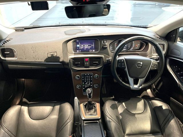 V40D4 インスクリプション ディーゼル