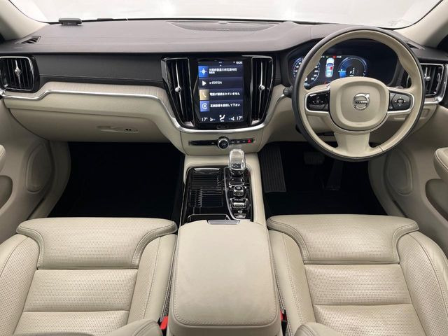 V60T6 ツインエンジン AWD インスクリプション 4WD