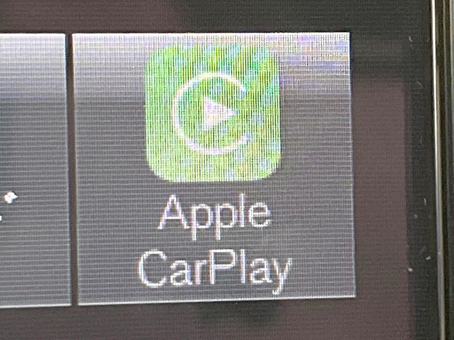 ��Apple Car Play:�X�}�z�Ƃ̗L���ڑ��ŁA�i�r�E�I�[�f�B�I�Đ��ȂǃX�}�z�̃A�v���@�\����ʂł��g����֗��@�\�ł�!