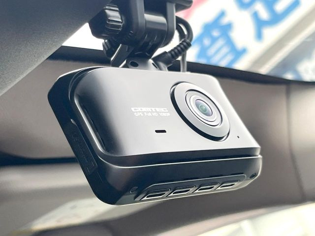 【ドライブレコーダー】ドライブレコーダー装備!走行中はもちろん、あおり運転や事故に遭遇した際、映像で記録し、万一のリスクに備えます。※記録用SDカードはお客様ご自身でご準備いただく必要があります。