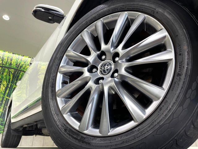 �y����18�C���`�A���~�z�C�[���z�O�ςɃ}�b�`���������A���~�z�C�[���𑕒����Ă���܂��B�e��ЊO�A���~�z�C�[����A�X�^�b�h���X�^�C�����戵�����Ă���܂��B���񂲑��k����������