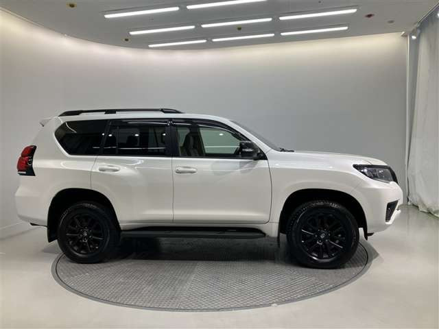 ランドクルーザープラド2.7 TX Lパッケージ マットブラック エディション 4WD