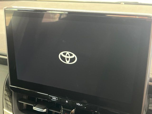 【10.5インチナビ】高級感とインパクトのある大画面ナビを装備。各種オーディオ操作はもちろん、スマホ連携もできる利便性の高いナビです♪