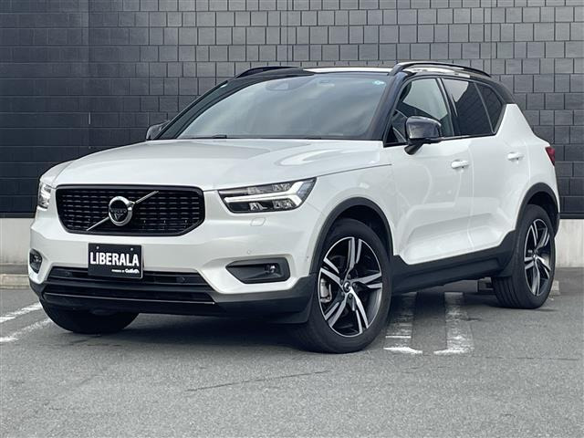 XC40B4 AWD Rデザイン 4WD