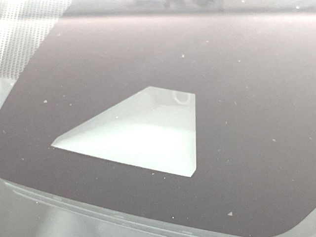 【トヨタセーフティセンス】走行中に前方の車両等を認識し、衝突しそうな時は警報とブレーキで衝突回避と被害軽減をアシスト。より安全にドライブをお楽しみいただけます。