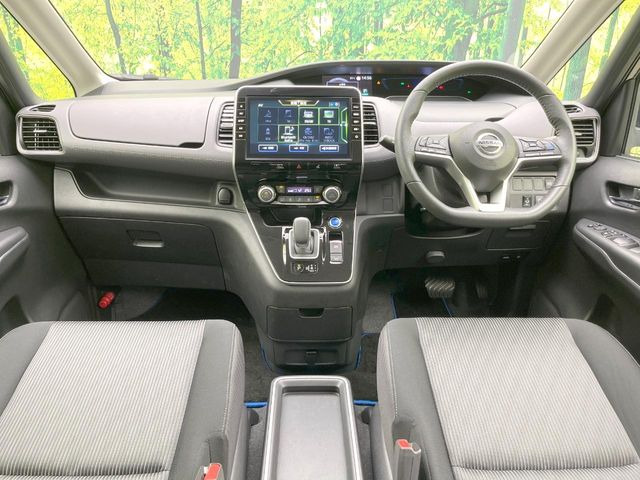 セレナ1.2 e-POWER ハイウェイスターV
