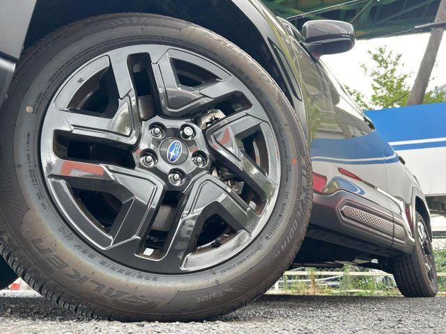 �y����18�C���`�A���~�z�C�[���z�O�ςɃ}�b�`���������A���~�z�C�[���𑕒����Ă���܂��B�e��ЊO�A���~�z�C�[����A�X�^�b�h���X�^�C�����戵�����Ă���܂��B���񂲑��k����������