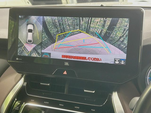 【パノラミックビューモニター】専用のカメラにより、上から見下ろしたような視点で360度クルマの周囲を確認することができます☆死角部分も確認しやすく、狭い場所での切り返しや駐車もスムーズに行えます。