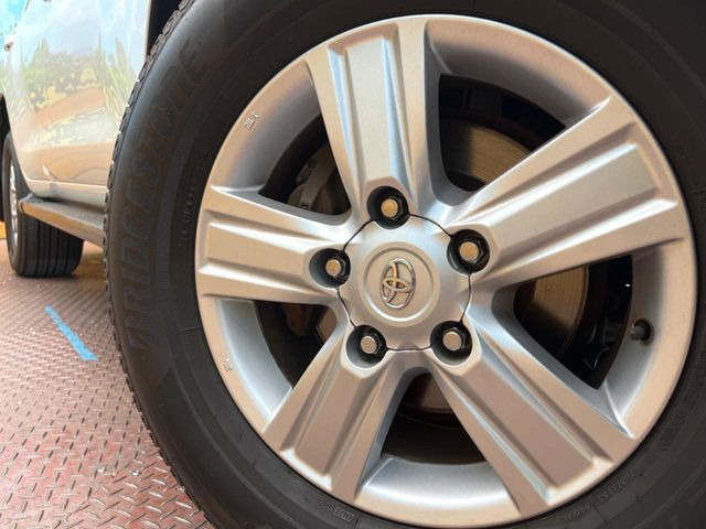 �y����18�C���`�A���~�z�C�[���z�O�ςɃ}�b�`���������A���~�z�C�[���𑕒����Ă���܂��B�e��ЊO�A���~�z�C�[����A�X�^�b�h���X�^�C�����戵�����Ă���܂��B���񂲑��k����������