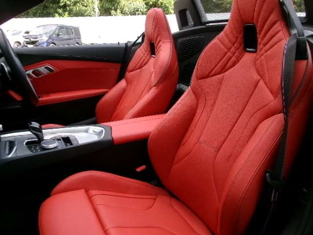 Z4M40i