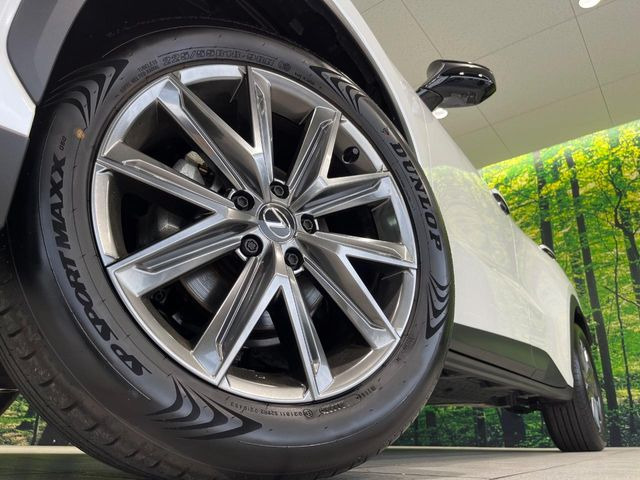 �y����18�C���`�A���~�z�C�[���z�O�ςɃ}�b�`���������A���~�z�C�[���𑕒����Ă���܂��B�e��ЊO�A���~�z�C�[����A�X�^�b�h���X�^�C�����戵�����Ă���܂��B���񂲑��k����������