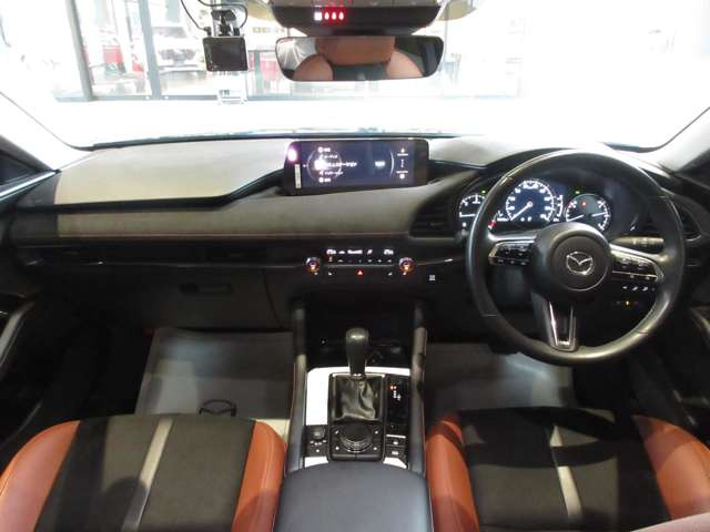 MAZDA3セダン1.8 XD レトロスポーツエディション