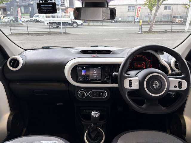 �X�^�C���b�V���ȃC���p�l����̉摜�ł��B