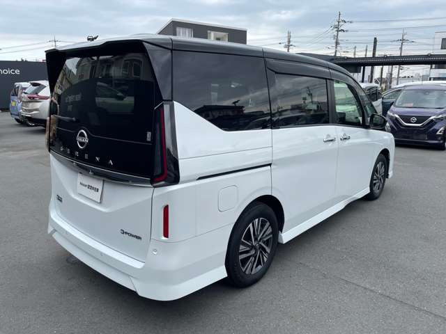 セレナ1.4 e-POWER ハイウェイスターV
