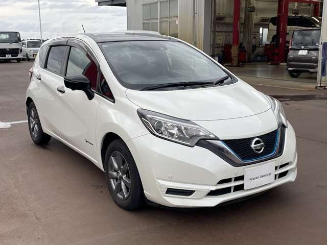 ノート1.2 e-POWER X ブラックアロー