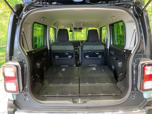 後席を格納すると、これだけの広さが!シーンに合わせたシートアレンジで、大きな荷物も積むことが出来ます♪