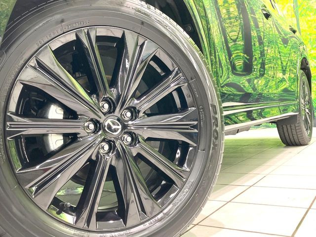 �y�����A���~�z�C�[���z�O�ςɃ}�b�`���������A���~�z�C�[���𑕒����Ă���܂��B�e��ЊO�A���~�z�C�[����A�X�^�b�h���X�^�C�����戵�����Ă���܂��B���񂲑��k����������