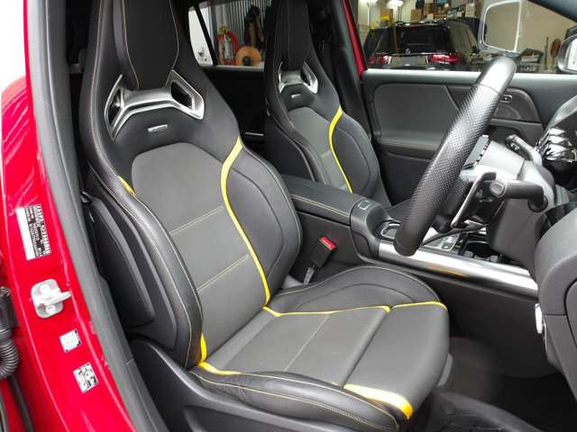 GLAクラスAMG GLA45 S 4マチックプラス 4WD
