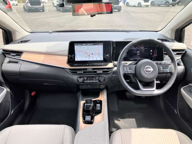 ノートオーラ1.2 G FOUR レザーエディション 4WD