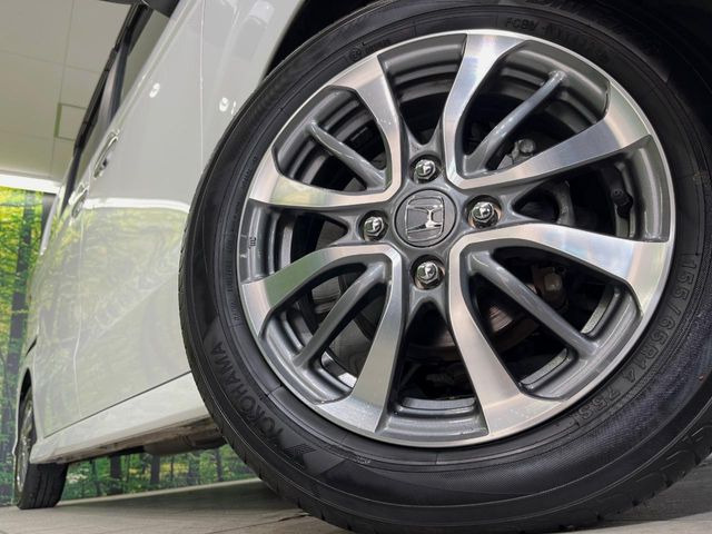 【純正14インチアルミホイール】外観にマッチした純正アルミホイールを装着しております。各種社外アルミホイールや、スタッドレスタイヤも取扱いしております。是非ご相談ください♪
