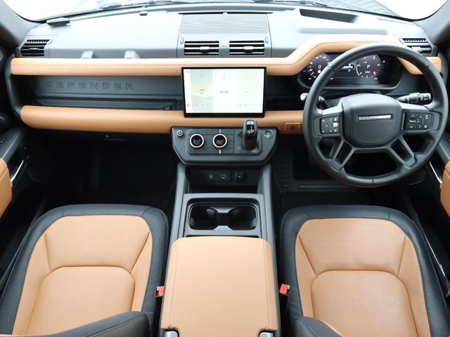 ディフェンダー110 X ダイナミック HSE 3.0L D300 ディーゼル 4WD