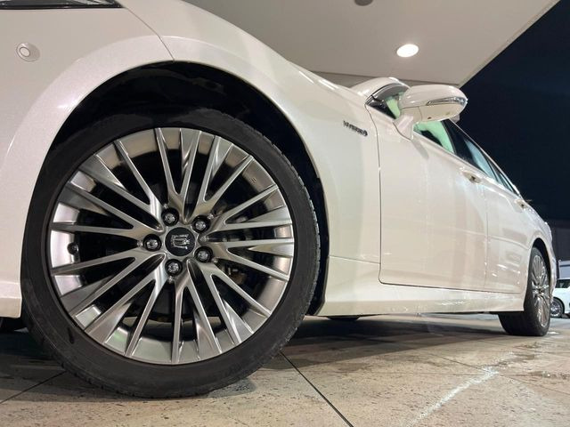 �y�����I�v�V����18�C���`�A���~�z�C�[���z�����I�v�V�����z�C�[���𑕒��B���s���\�̌���ɉ����A�O�ς����X�^�C���b�V���ɂȂ��Ă��܂��B
