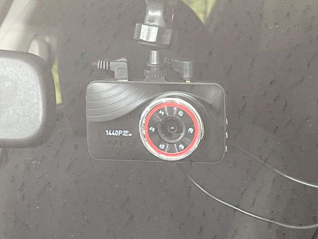 【ドライブレコーダー】ドライブレコーダー装備!走行中はもちろん、あおり運転や事故に遭遇した際、映像で記録し、万一のリスクに備えます。※記録用SDカードはお客様ご自身でご準備いただく必要があります。