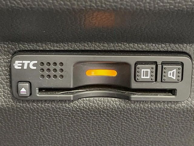 【ETC】高速道路の料金所をストレスなく通過!話題のスポットやサービスエリアに多い「スマートIC」利用時は必須のアイテムです。当店でセットアップを実施、ご納車当日からすぐにご利用いただけます!