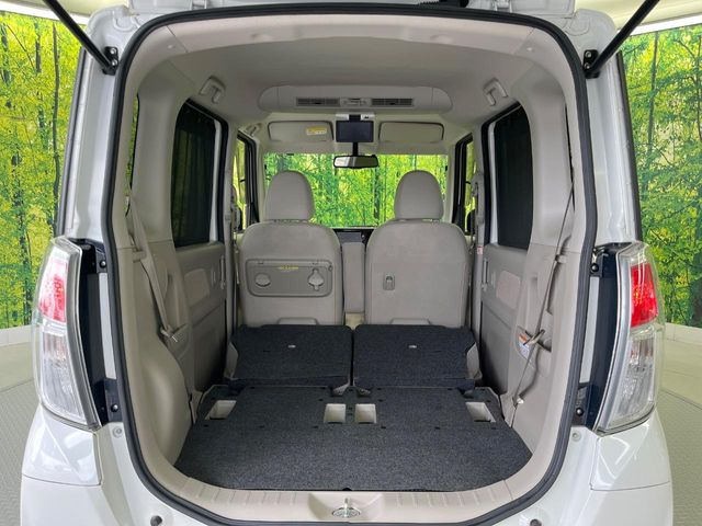 普段のお買い物や通勤、送迎等に十分な荷室スペースを確保しております。セカンドシートを倒すと、大きな荷物の積載も可能です♪