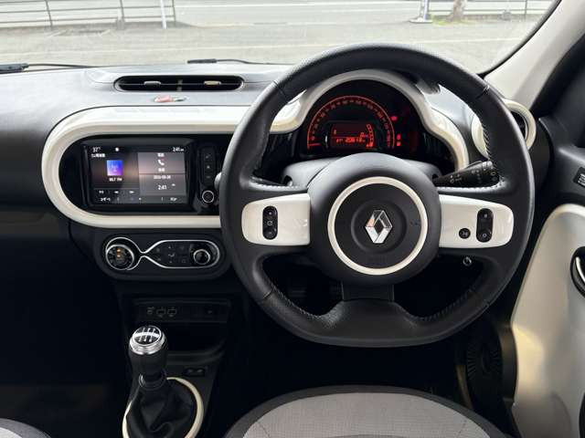 ����3�C�� DOHC12�o���u 1L���R�z�C�G���W����5��MT����g���Ďv���̂܂܂ɑ��点�A�h���C�u���y���߂郂�f���uS�v