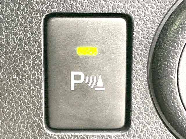 【コーナーセンサー】バンパーに付いたセンサーが障害物を検知!一定の距離に近づくとアラートで教えてくれます♪狭い駐車スペースや車庫入れ時も安心ですね☆