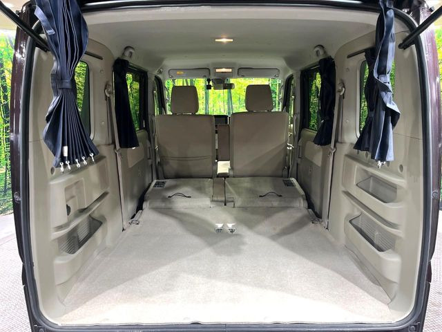 普段のお買い物や通勤、送迎等に十分な荷室スペースを確保しております。セカンドシートを倒すと、大きな荷物の積載も可能です♪
