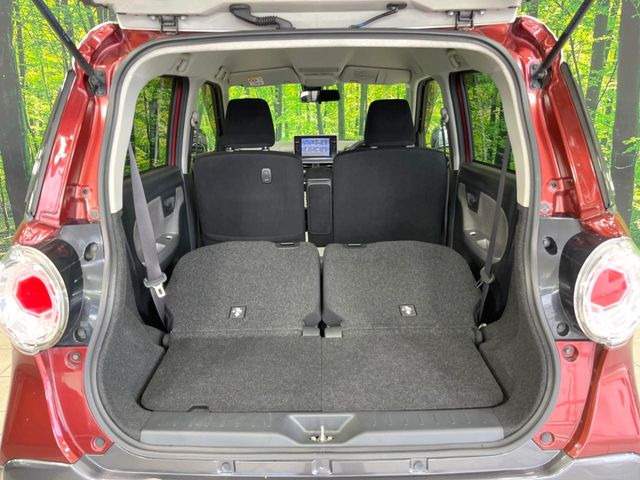 普段のお買い物や通勤、送迎等に十分な荷室スペースを確保しております。セカンドシートを倒すと、大きな荷物の積載も可能です♪