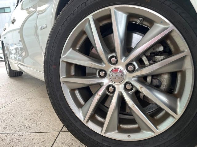 �y����17�C���`�A���~�z�C�[���z�O�ςɃ}�b�`���������A���~�z�C�[���𑕒����Ă���܂��B�e��ЊO�A���~�z�C�[����A�X�^�b�h���X�^�C�����戵�����Ă���܂��B���񂲑��k����������