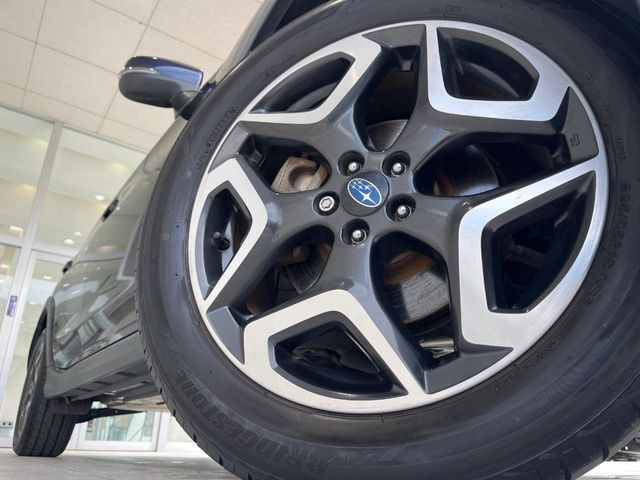 �y����18�C���`�A���~�z�C�[���z�O�ςɃ}�b�`���������A���~�z�C�[���𑕒����Ă���܂��B�e��ЊO�A���~�z�C�[����A�X�^�b�h���X�^�C�����戵�����Ă���܂��B���񂲑��k����������