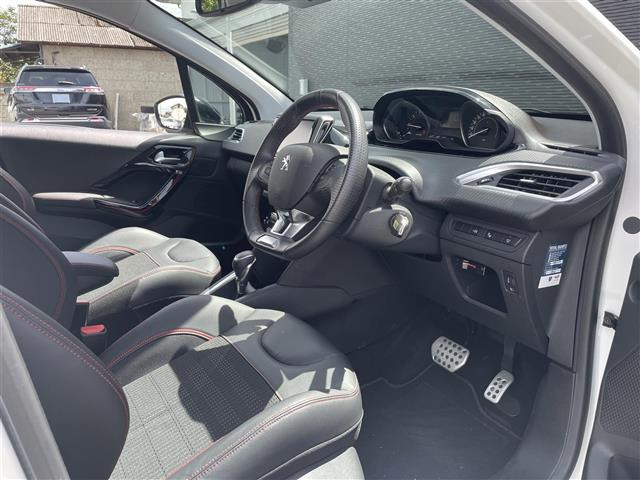 208GTライン ブラックパック