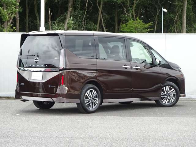 セレナ1.4 e-POWER ハイウェイスターV