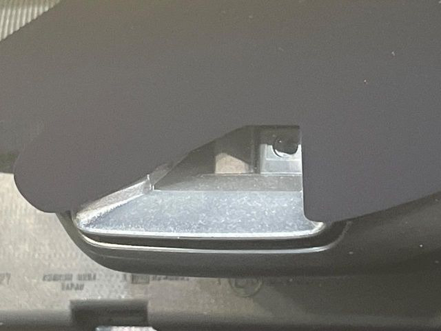 【エマージェンシーブレーキ】走行中に前方の車両等を認識し、衝突しそうな時は警報とブレーキで衝突回避と被害軽減をアシスト。より安全にドライブをお楽しみいただけます。