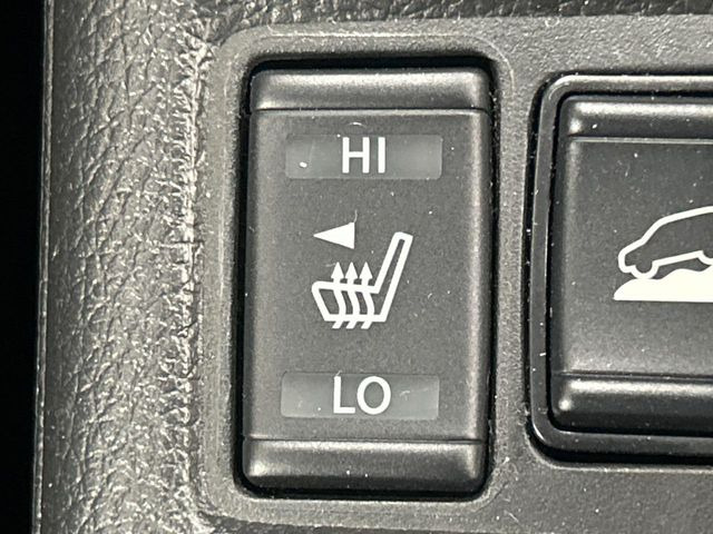 【全席シートヒーター】寒い日に重宝するシートヒーターを後席にも装備!エアコンより早く温まってくれるので寒がりの人も安心ですね♪エアコンの温風は乾燥するから苦手、という方にもをおすすめです。