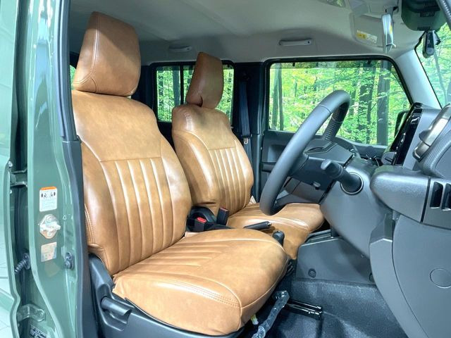 運転席シート廻りは使用感も少なく、良好な状態となっています。前オーナー様が丁寧に使っていたことがよくわかりますね。