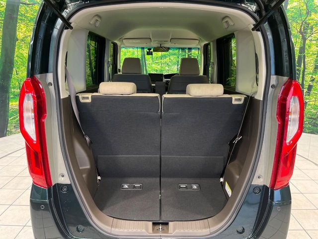 普段のお買い物や通勤、送迎等に十分な荷室スペースを確保しております。セカンドシートを倒すと、大きな荷物の積載も可能です♪