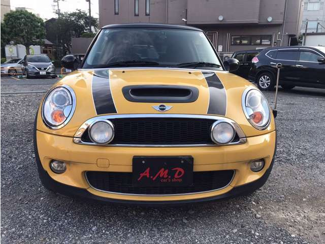 MINI�N�[�p�[S�̐��ʂ���̊O�ςł��B���I�ȃf�U�C���Ǝԗ���Ԃ����m�F���������B�ʐ^2/51�B