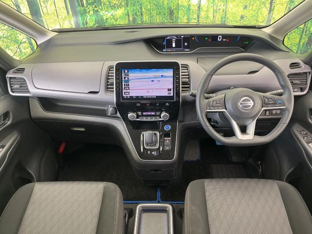 セレナ1.2 e-POWER ハイウェイスターV