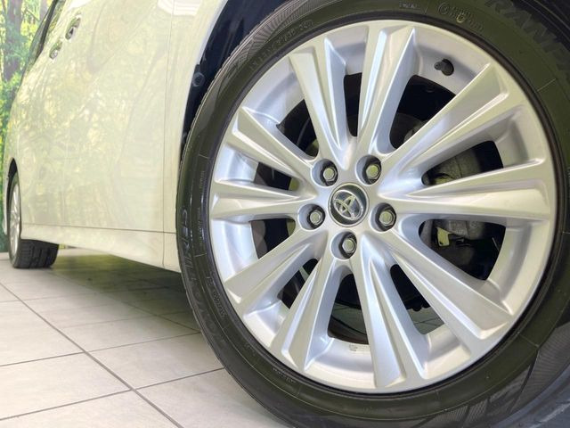 �y����18�C���`�A���~�z�C�[���z�O�ςɃ}�b�`���������A���~�z�C�[���𑕒����Ă���܂��B�e��ЊO�A���~�z�C�[����A�X�^�b�h���X�^�C�����戵�����Ă���܂��B���񂲑��k����������