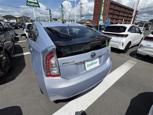プリウス1.8 S