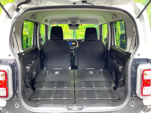 普段のお買い物や通勤、送迎等に十分な荷室スペースを確保しております。セカンドシートを倒すと、大きな荷物の積載も可能です♪