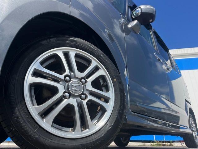 �y����14�C���`�A���~�z�C�[���z�O�ςɃ}�b�`���������A���~�z�C�[���𑕒����Ă���܂��B�e��ЊO�A���~�z�C�[����A�X�^�b�h���X�^�C�����戵�����Ă���܂��B���񂲑��k����������